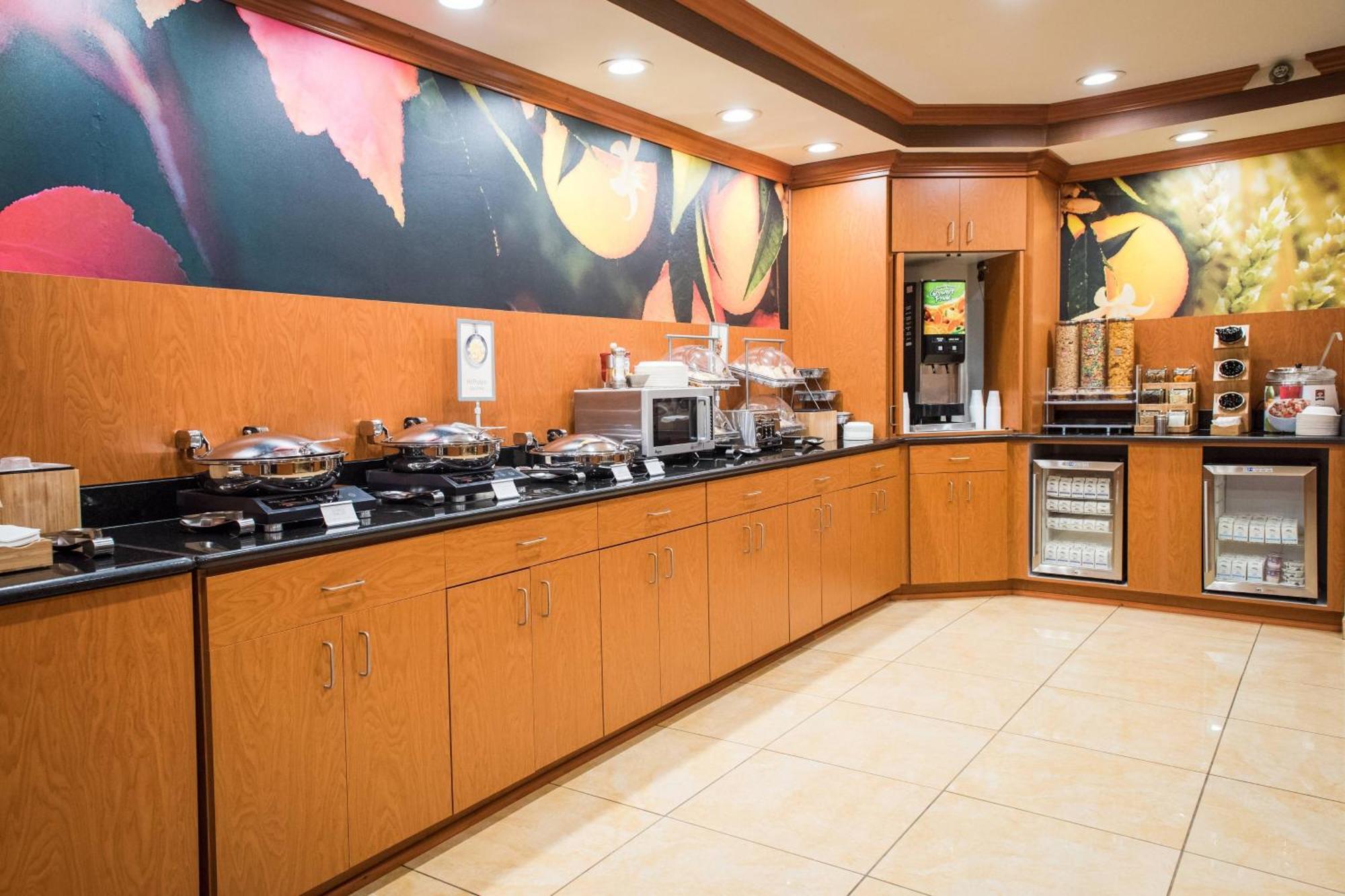 Fairfield Inn & Suites By Marriott Knoxville/East Restaurant photo